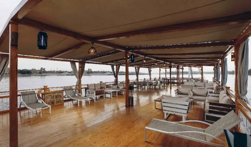 Sundeck panoramico della Dahabeya La Rose sul Nilo